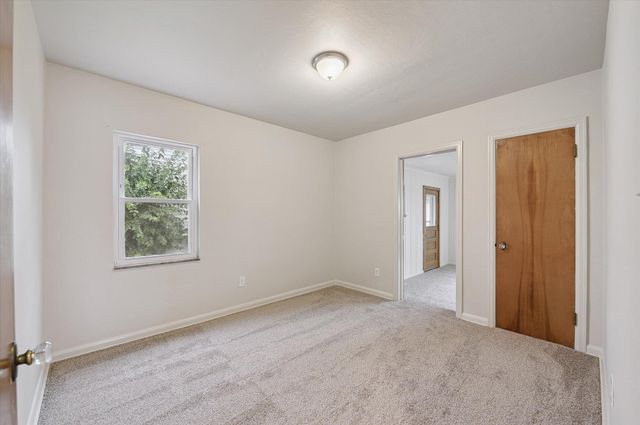 2227 Castlewood Drive, Toledo, OH 43613