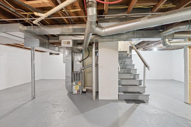 2227 Castlewood Drive, Toledo, OH 43613