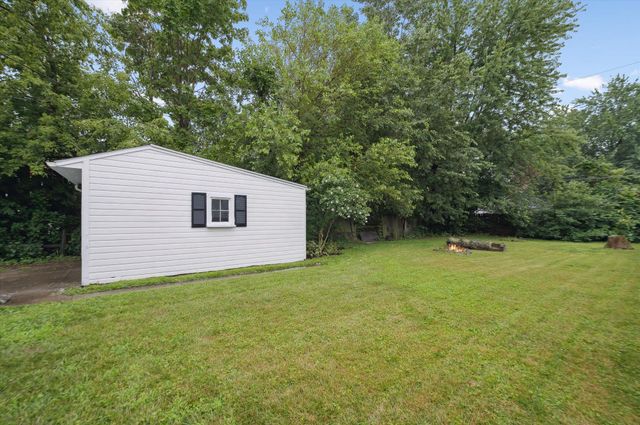 2227 Castlewood Drive, Toledo, OH 43613