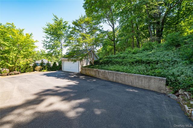 24 Soundview Road, Huntington, NY 11743