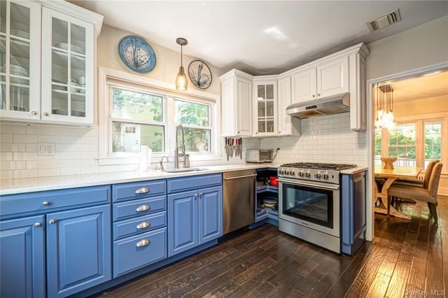 24 Soundview Road, Huntington, NY 11743
