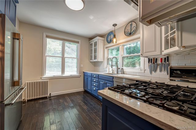 24 Soundview Road, Huntington, NY 11743