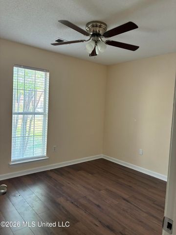 6515 Jamestown Avenue, Horn Lake, MS 38637