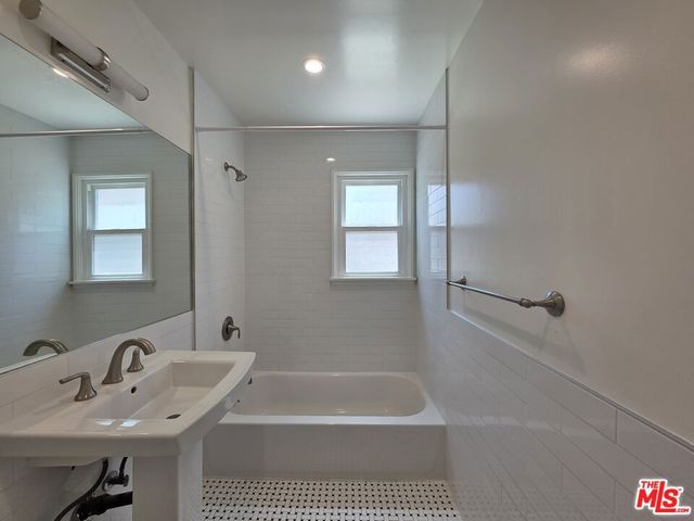 102 Gaviota Avenue 106, Long Beach, CA 90802