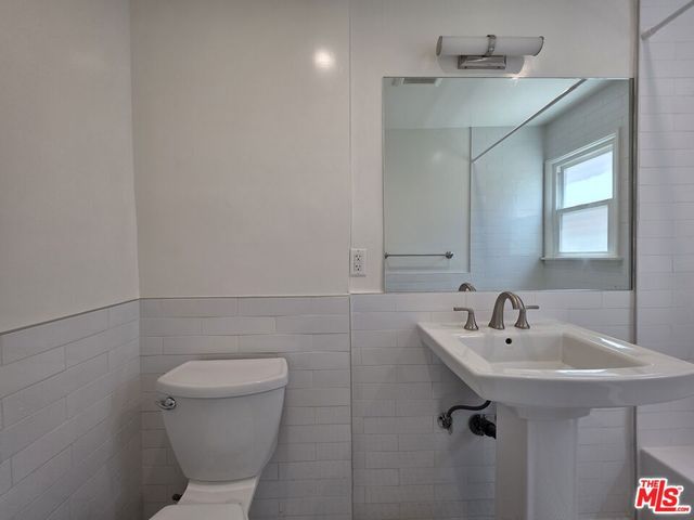 102 Gaviota Avenue 106, Long Beach, CA 90802
