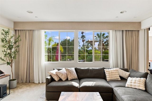 858 E Manresa, Azusa, CA 91702