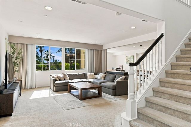 858 E Manresa, Azusa, CA 91702