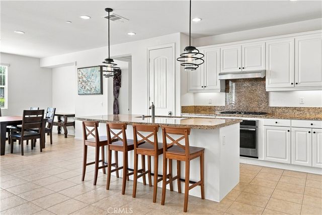 858 E Manresa, Azusa, CA 91702