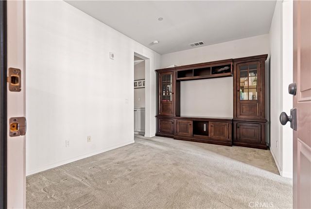 858 E Manresa, Azusa, CA 91702