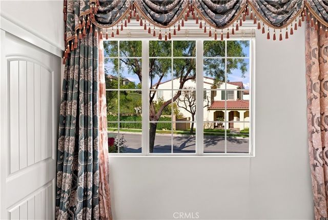 858 E Manresa, Azusa, CA 91702