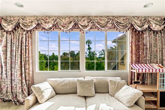 858 E Manresa, Azusa, CA 91702