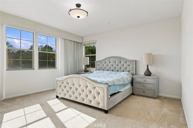 858 E Manresa, Azusa, CA 91702