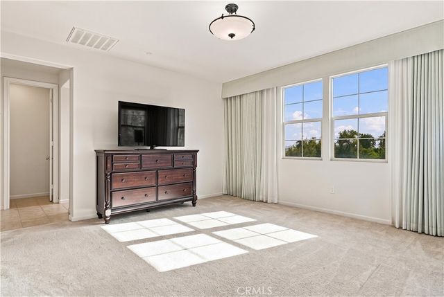 858 E Manresa, Azusa, CA 91702