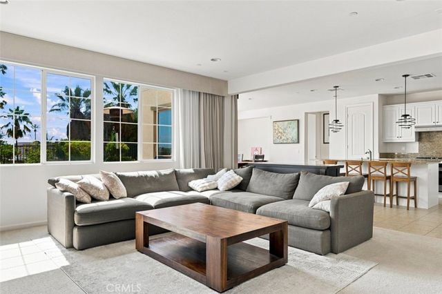 858 E Manresa, Azusa, CA 91702