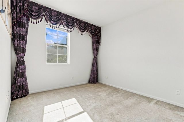 858 E Manresa, Azusa, CA 91702
