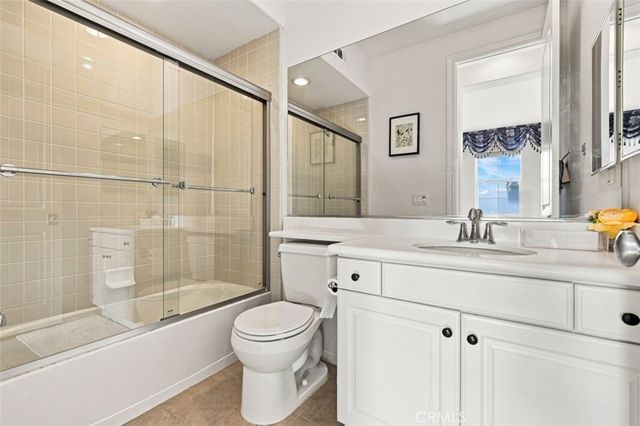 858 E Manresa, Azusa, CA 91702