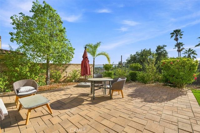 858 E Manresa, Azusa, CA 91702