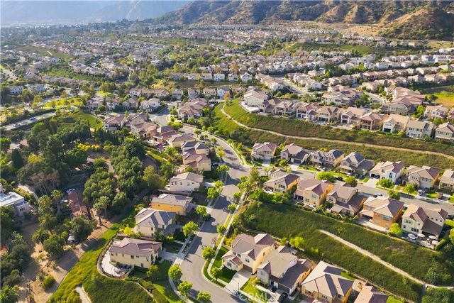 858 E Manresa, Azusa, CA 91702