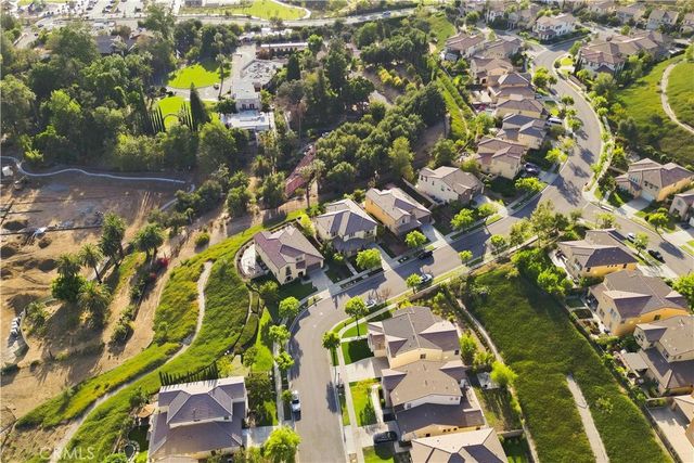 858 E Manresa, Azusa, CA 91702