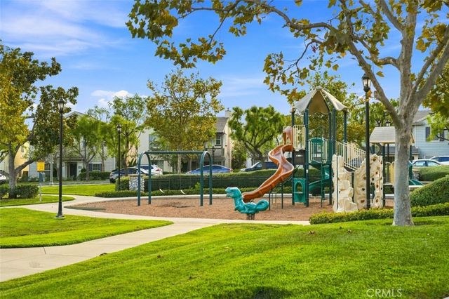858 E Manresa, Azusa, CA 91702