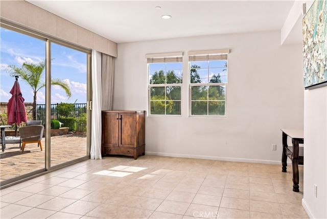 858 E Manresa, Azusa, CA 91702