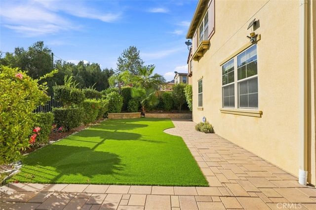 858 E Manresa, Azusa, CA 91702