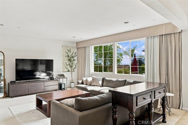 858 E Manresa, Azusa, CA 91702