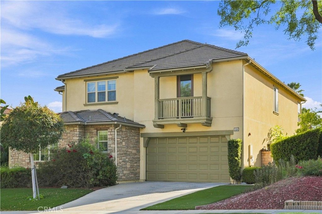 858 E Manresa, Azusa, CA 91702