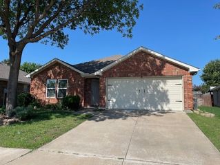 2005 Clear Creek Drive, Little Elm, TX 75068
