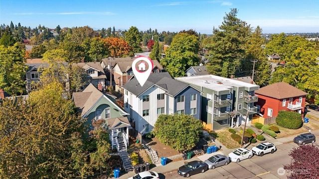 5255 Brooklyn Avenue NE, Seattle, WA 98015