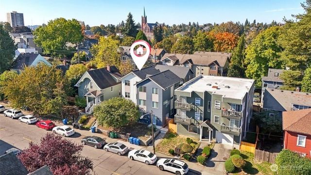 5255 Brooklyn Avenue NE, Seattle, WA 98015