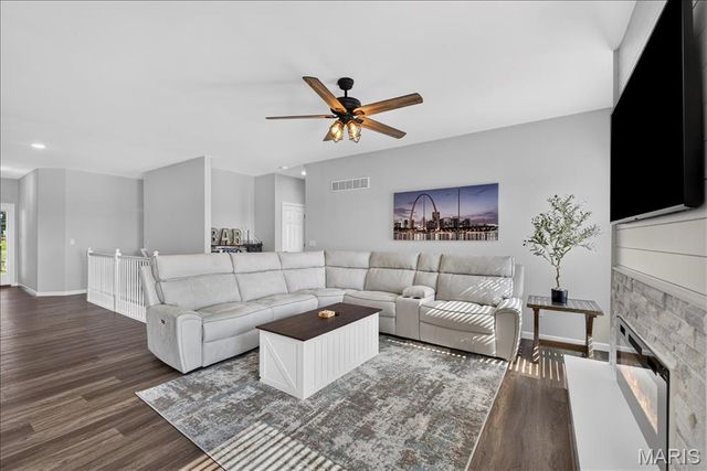128 Winter Wheat Trail, Pacific, MO 63069