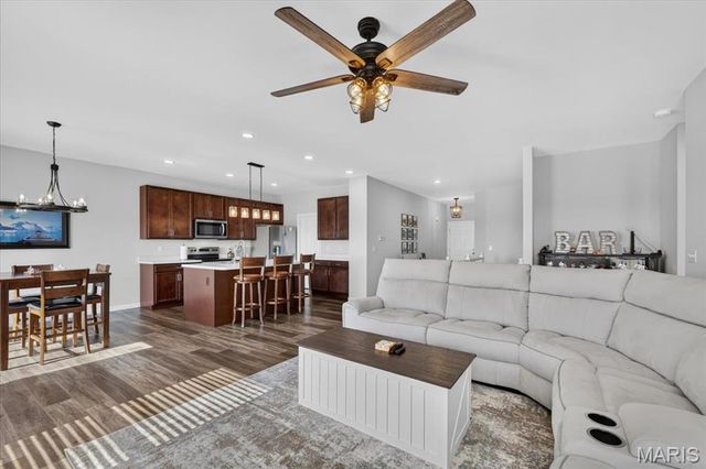 128 Winter Wheat Trail, Pacific, MO 63069