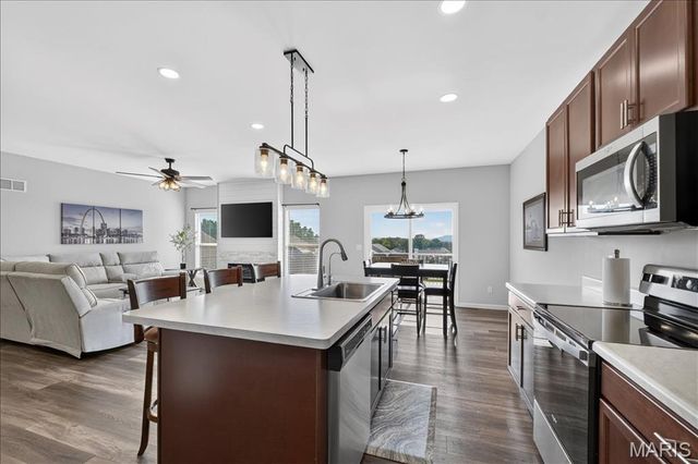 128 Winter Wheat Trail, Pacific, MO 63069