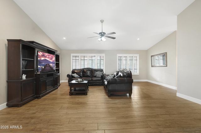 26 E EVELYN Lane, Tempe, AZ 85284