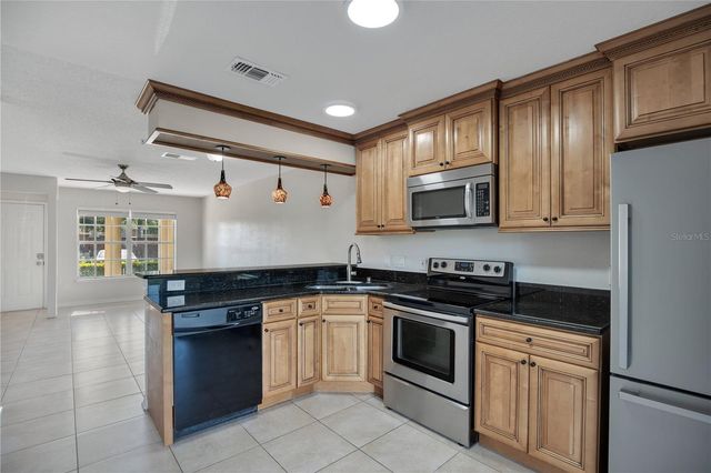 100 RESERVE CIRCLE 104, Oviedo, FL 32765