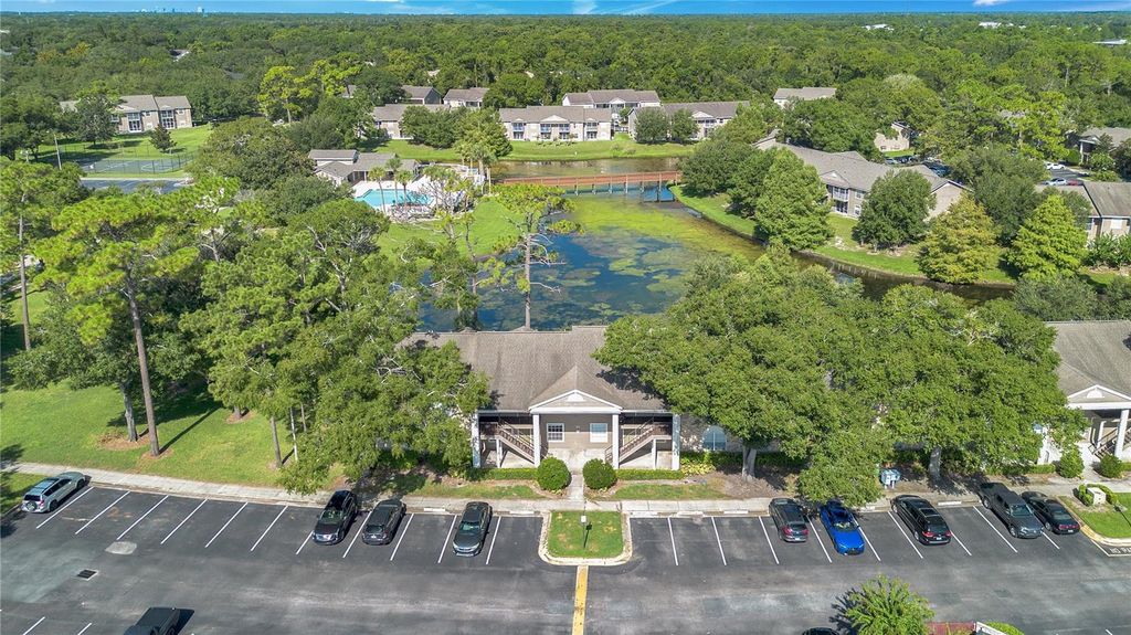 Image 23 of property listing at 100 RESERVE CIRCLE 104, Oviedo, FL 32765