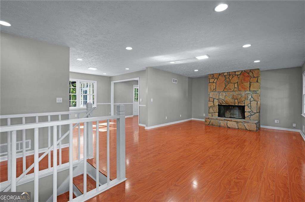 303 Old Farm Road, Woodstock, GA 30188 — photo 4