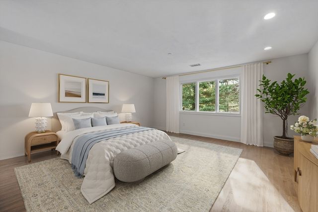 606 Wisteria Way 606, Wayland, MA 01778