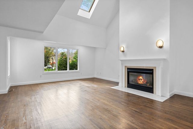 606 Wisteria Way 606, Wayland, MA 01778