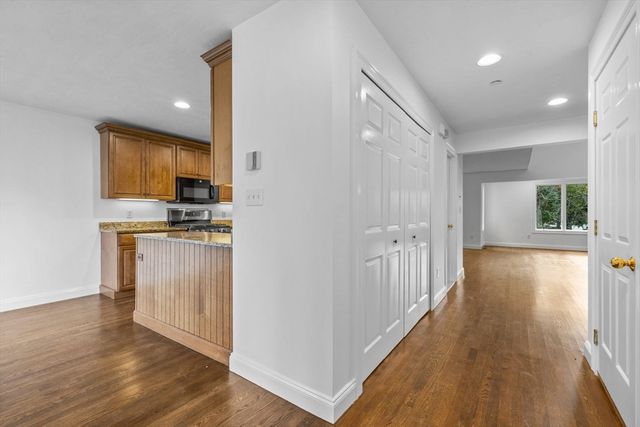 606 Wisteria Way 606, Wayland, MA 01778
