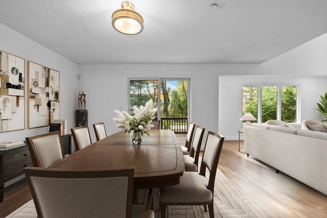 606 Wisteria Way 606, Wayland, MA 01778