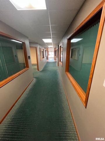 1711 5TH Avenue, Moline, IL 61265