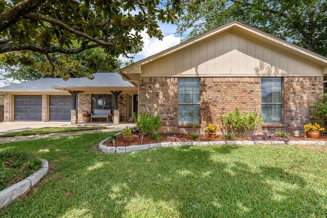 1204 Kay Drive, Weatherford, TX 76086