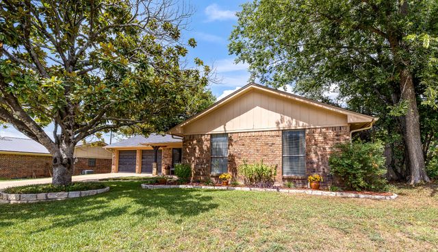 1204 Kay Drive, Weatherford, TX 76086