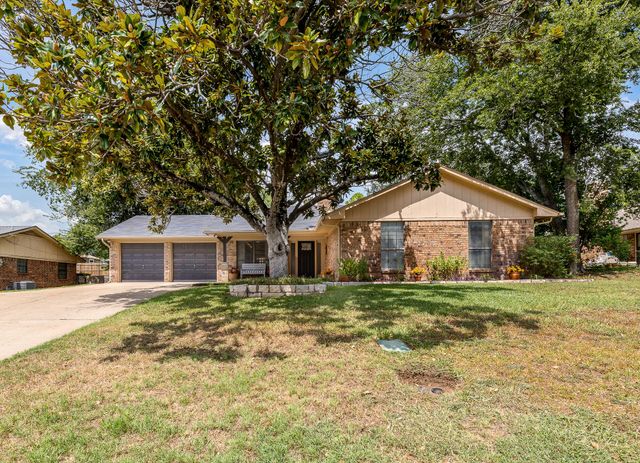 1204 Kay Drive, Weatherford, TX 76086