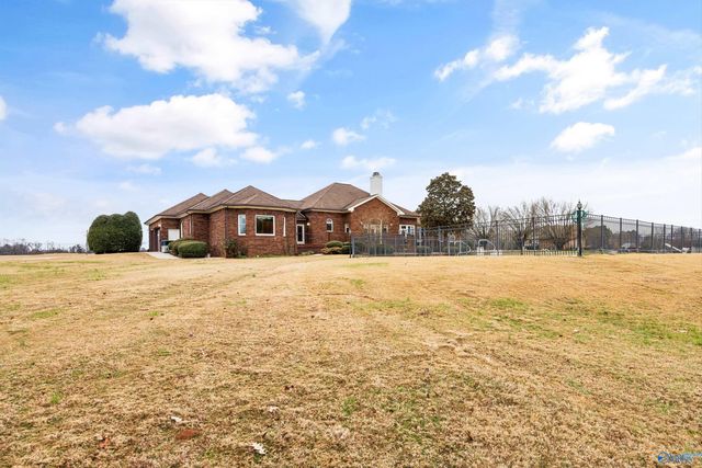 510 Hurricane Creek Road, Gurley, AL 35748