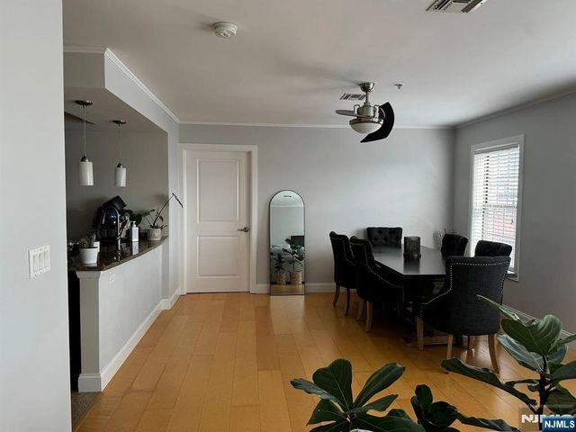 125 70th Street 4D, Guttenberg, NJ 07093