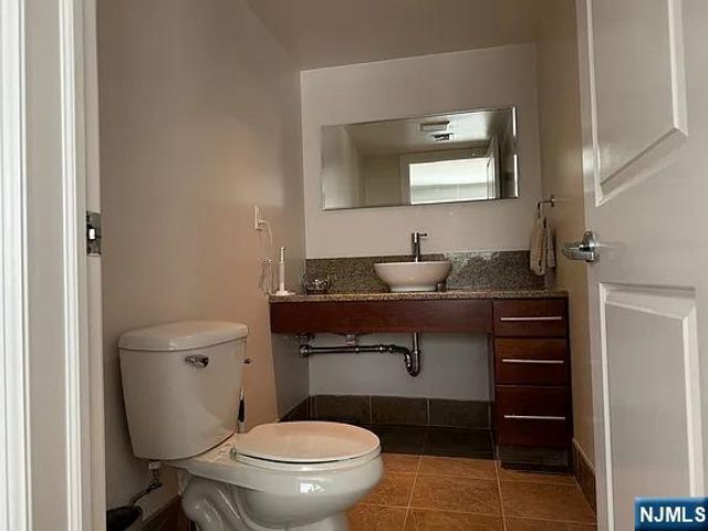 125 70th Street 4D, Guttenberg, NJ 07093