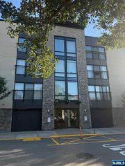 125 70th Street 4D, Guttenberg, NJ 07093